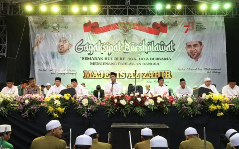 Hadiri Gagaksipat Bersholawat, Taj Yasin Ungkap Upaya Bangun Jateng Bersama Ganjar