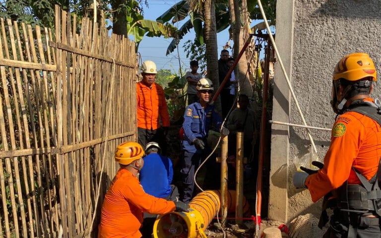 Kecelakaan Kerja, Dua Orang Pekerja Gali Sumur Berhasil Dievakuasi dengan Selamat