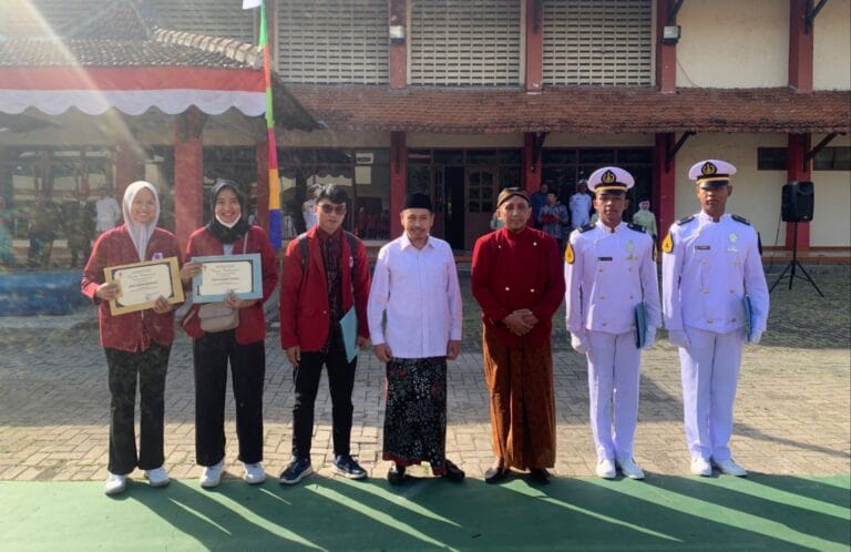 Unisvet Beri Penghargaan Kepada Mahasiswa Berprestasi Dalam Porprov Jateng 2023