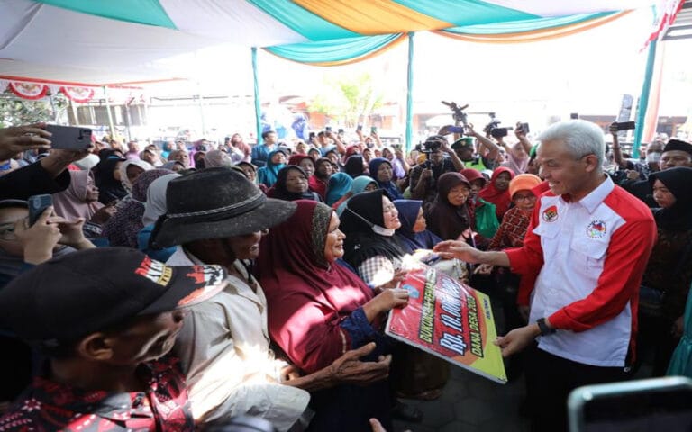 Senangnya Warga Brebes, Dapat Kejutan saat HUT Jateng