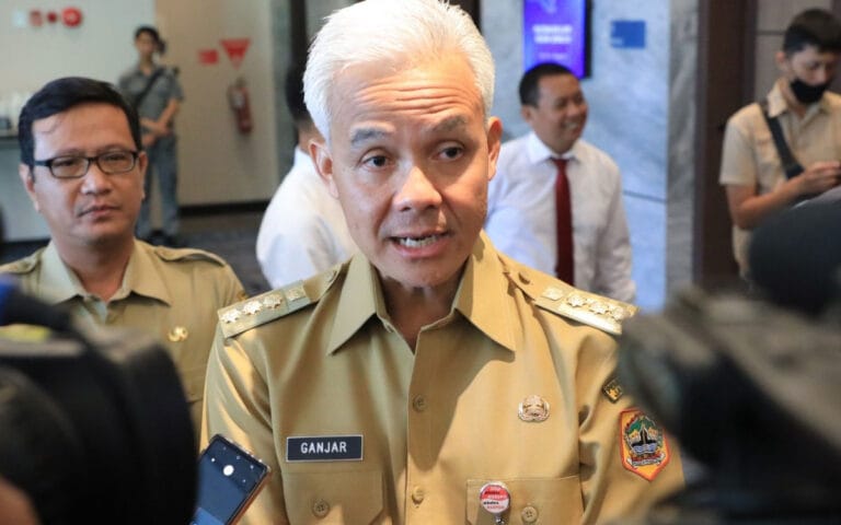 Pelabuhan Jongor Tegal Terbakar, Ganjar: Sudah Ditangani Tim, Tidak Ada Korban Jiwa