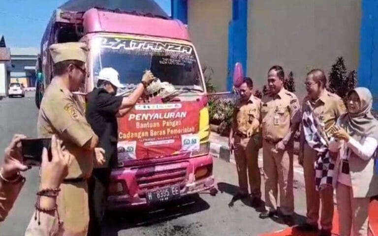 Stabilkan Harga Beras, Bulog Salurkan Beras CBP