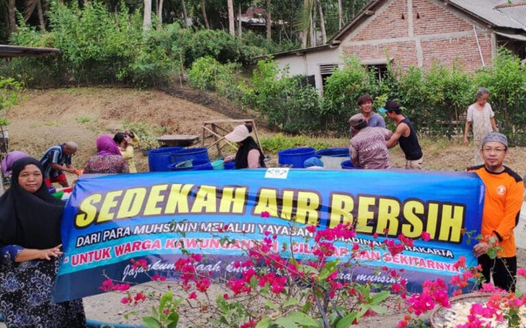 Kekeringan, Yayasan Al Madinah Surakarta Kirim Bantuan 200 Ribu Liter Air Bersih
