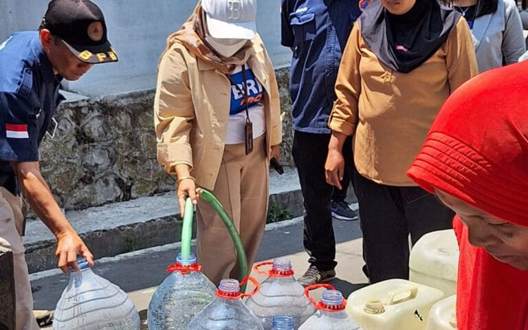 Atasi Kekeringan, BRI Salurkan Bantuan Air Bersih