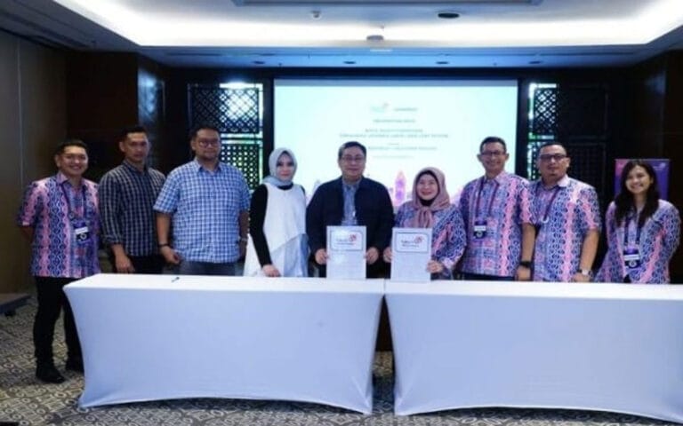 Smartfren Business Kolaborasi Dengan Telkomsat