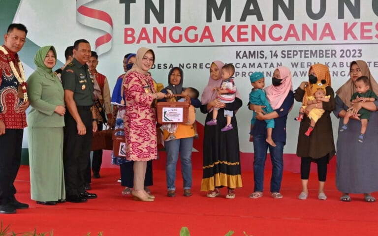 Irdam IV/Dip Hadiri Pencanangan TNI Manunggal Bangga Kencana Kesehatan di Sukoharjo