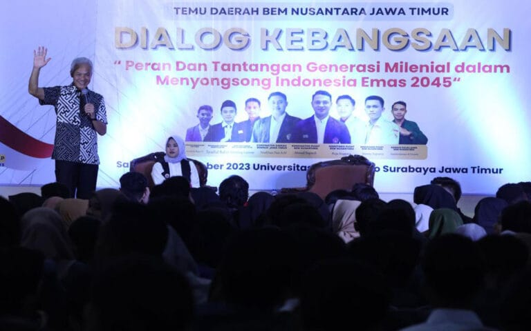 Ganjar Diskusi Pembangunan Industri Digital Dengan Ratusan Mahasiswa di Jatim