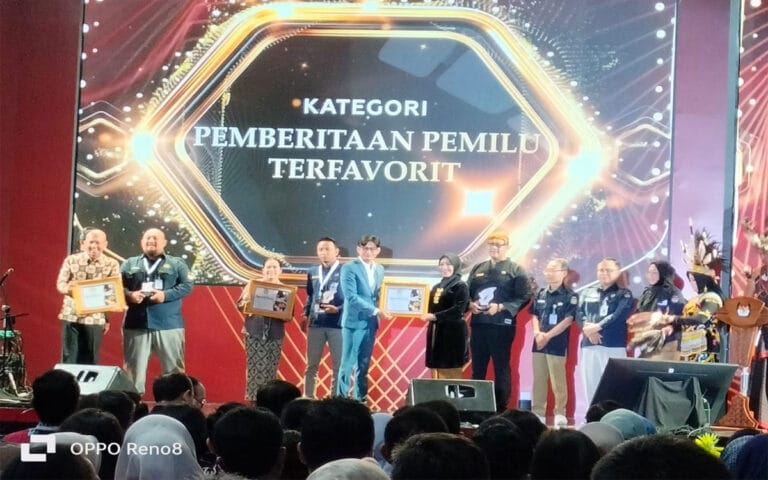 KPU Jateng Raih Penghargaan Sebagai Pemberitaan Pemilu Favorit I 2023