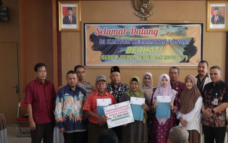 Korban Kebakaran Pasar Losari Lor Terima Bantuan Modal Rp2 Juta