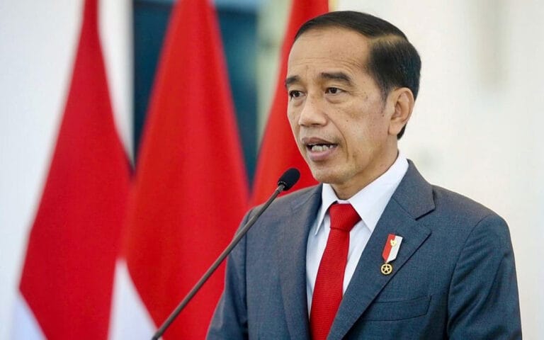 Jokowi Lantik Amran Gantikan Yasin Limpo dan Agus Subiyanto Jadi KSAD