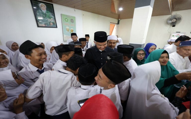 Ziarah ke Makam KH Muhammad Syakrim, Ini Pelajaran Yang Diambil