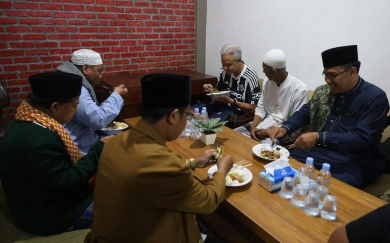 Ganjar Menginap dan Ngariung di Kampung Nyalindung Bogor