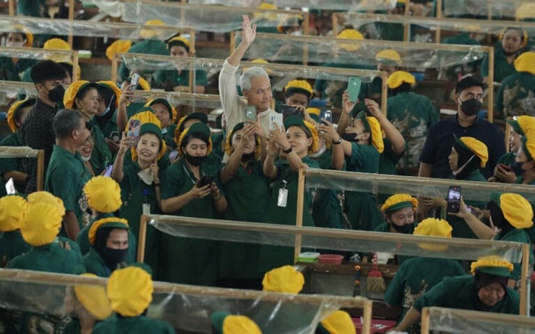 Lindungi Buruh Rokok dan Petani Tembakau, Ganjar: Impor Harus Diatur