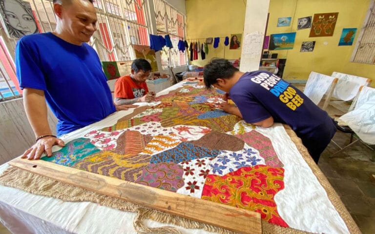 Seniman Batik Di Balik Jeruji Besi Lapas Semarang