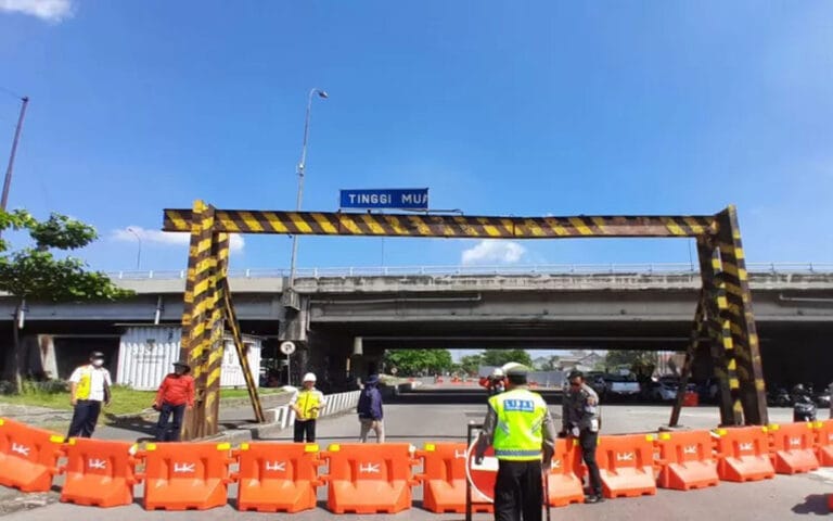 Perbaikan Jalan Kaligawe, Arus Lalu Lintas Dialihkan Jalur Alternatif