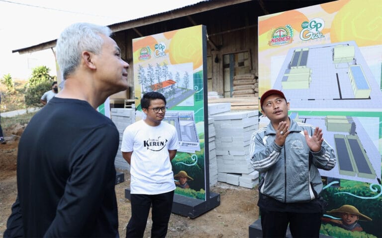 Berdayakan Warga Kaki Gunung Gede, Ganjar Inisiasi Pabrik