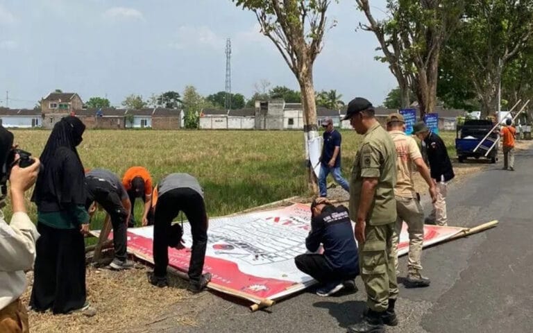 Ratusan APK di Sukoharjo Mulai Ditertibkan