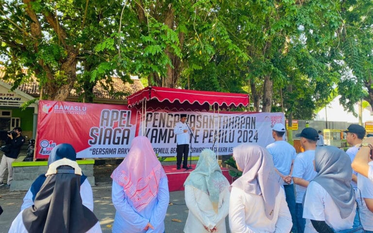 Panwascam dan Panwas Desa/Kelurahan Harus Berperan Seperti Wasit