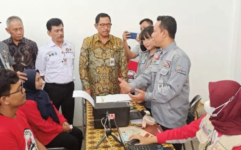 Permudah Layanan, Pemprov Jateng Luncurkan Samsat Corporate