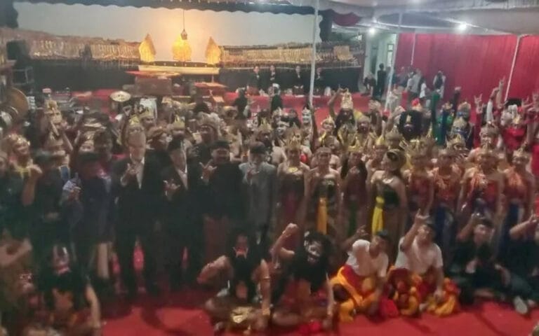 Ratusan Seniman Soloraya Deklarasi Dukung Ganjar-Mahfud