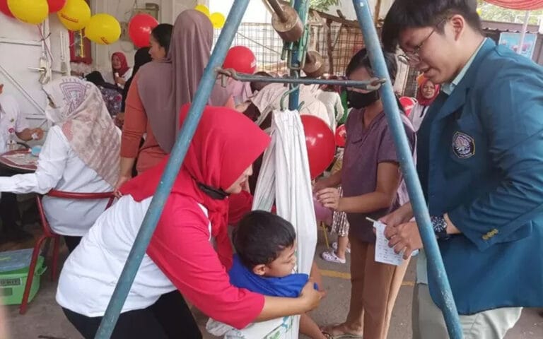 Alfamart Gelar Kegiatan Posyandu dan Pemeriksaan Kesehatan Gratis