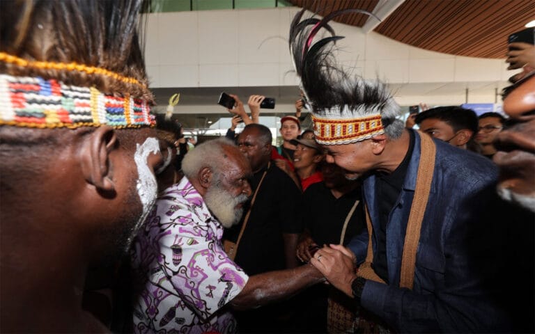 Hari Pertama Kampanye, Ganjar Disambut Meriah Warga Papua