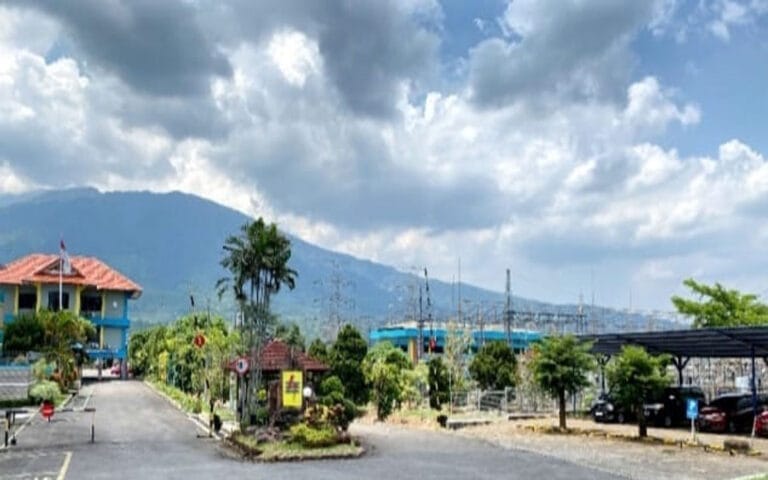 PLN UPT Semarang Juara 1 Implementasi Sistem Manajemen Pengamanan Obvitnas Award Bidang Transmisi