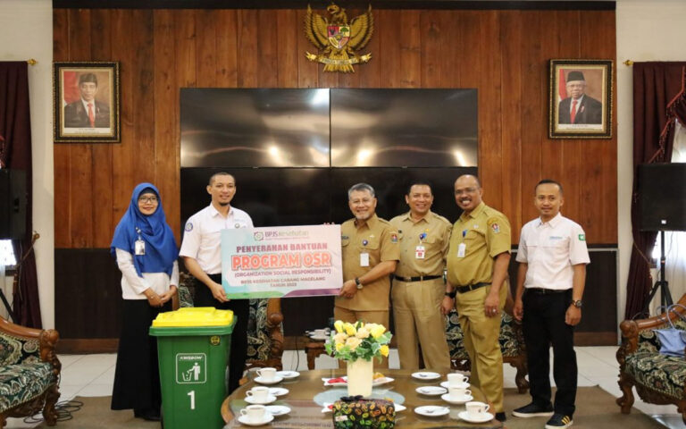 Pemkab Temanggung Terima Penghargaan UHC