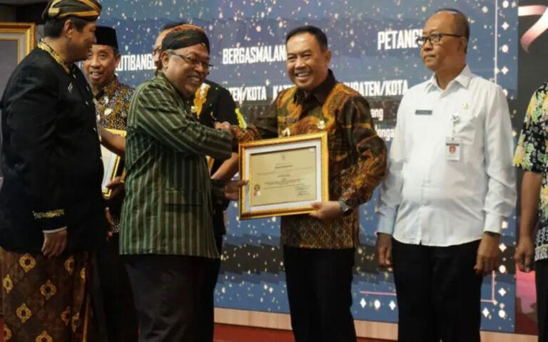Pemkab Jepara Terima Anugerah Pemetaan Daya Saing Daerah