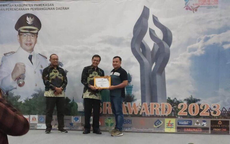XL Axiata Raih CSR Award 2023 dari Pemkab Pamekasan