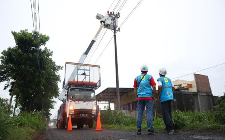 PLN Fokus Keselamatan Warga dan Percepatan Pemulihan Pasokan Listrik