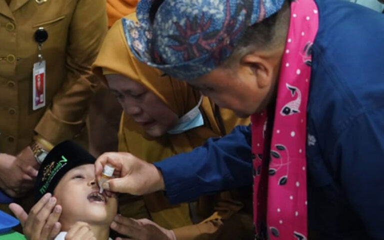 PIN Polio Serentak di Tiga Provinsi, Sasar 3,9 Juta Anak