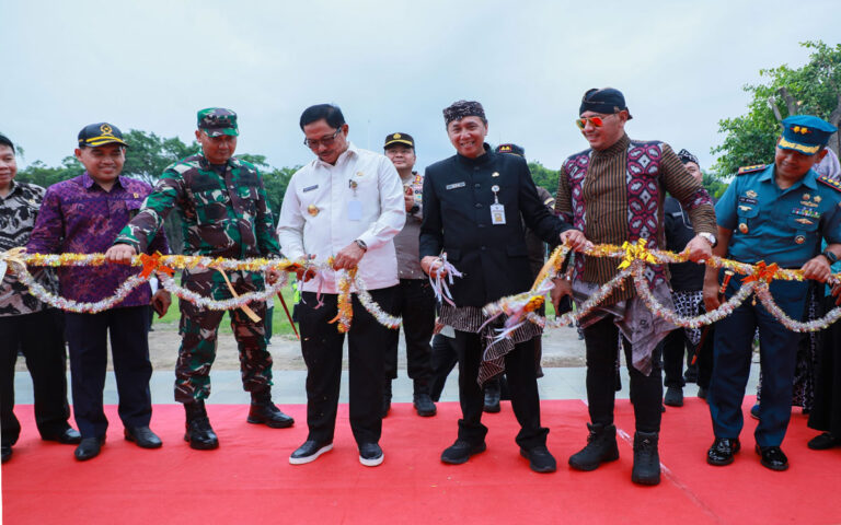 Pj Gubernur Jateng Resmikan 7 Proyek Strategis Infrastruktur di Brebes