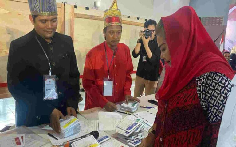 Tinjau Simulasi Pemilihan dan Penghitungan Suara, Ita Ingin Persiapan Pemilu Maksimal