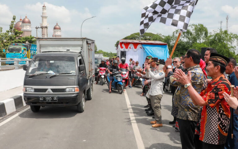 Jembatan Ganepo Sragen Resmi Dioperasikan