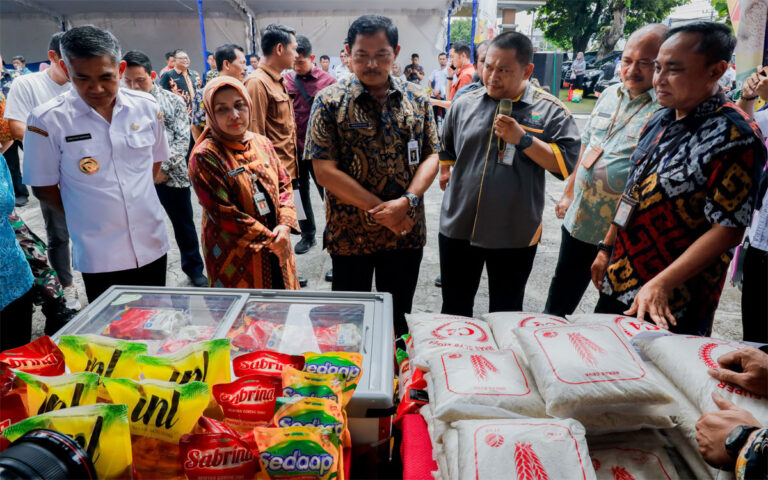 Gerakan Pasar Murah di Karanganyar Disambut Antusiasme Warga