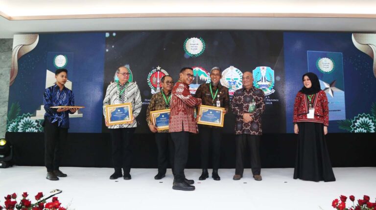 Pemprov Jateng Raih Empat Kategori Anugerah Adinata Syariah 2024