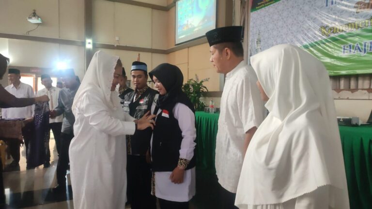 Wali Kota Semarang Lepas Jamaah Haji Kota Semarang