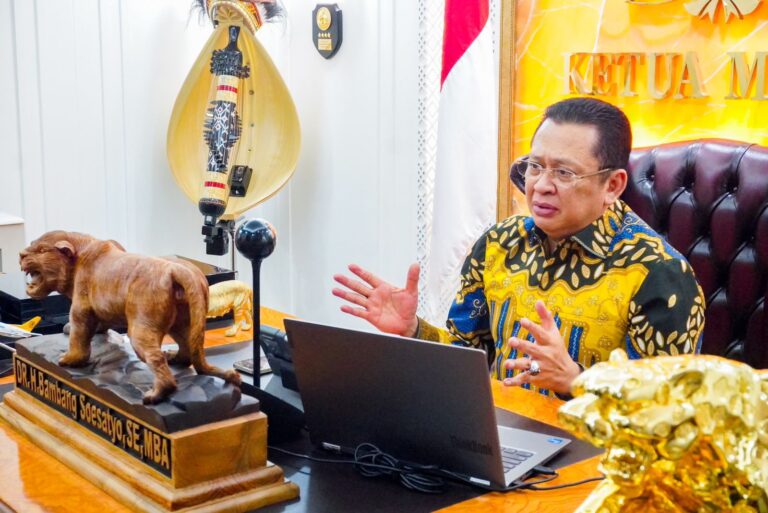 Jadi Penguji Promosi Doktor Fakultas Hukum UNPAD Tentang Hukum Siber, Ketua MPR RI Bamsoet Dorong Dibuatnya UU Digital Marketplace
