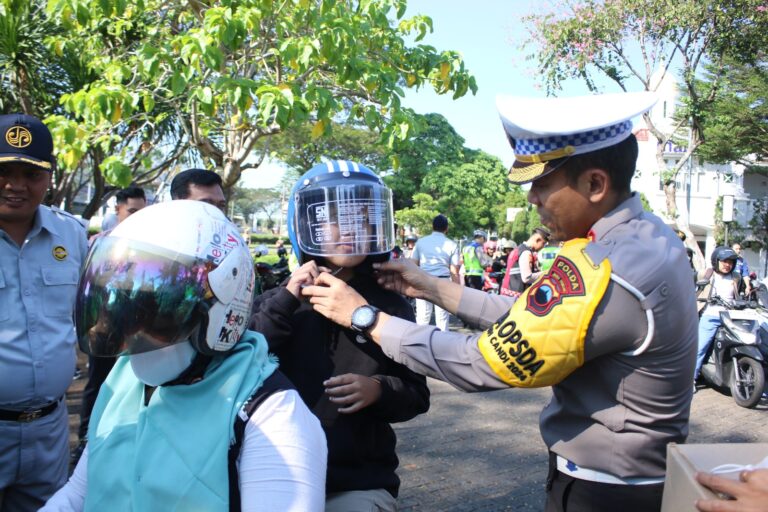Hari ke Empat Ops Patuh Candi 22.239 Pelanggar Terekam ETLE. Kapolda Jateng Imbau Masyarakat Cintai Keluarga dengan Taat Lalu Lintas