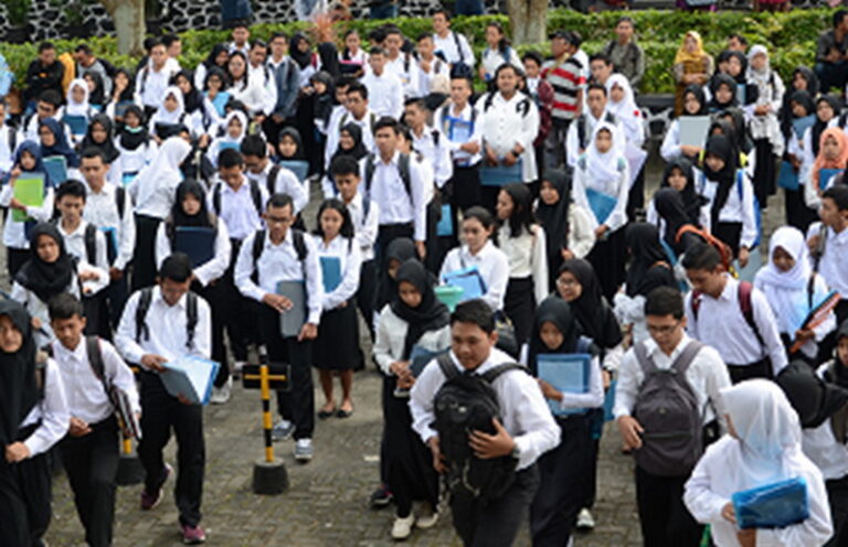 Sejumlah Maba Vokasi Undip Semarang Dilarikan ke Rumah Sakit