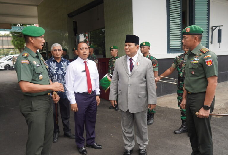 Pangdam IV/Diponegoro Dampingi Menteri Pertahanan RI Kunjungi Dodik Bela Negara Rindam IV/Diponegoro