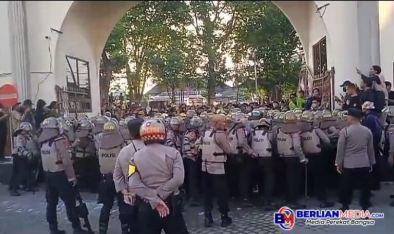 Usut Unjuk Rasa Berujung Ricuh Balai Kota Semarang Koordinator Aksi akan Dipanggil Polisi