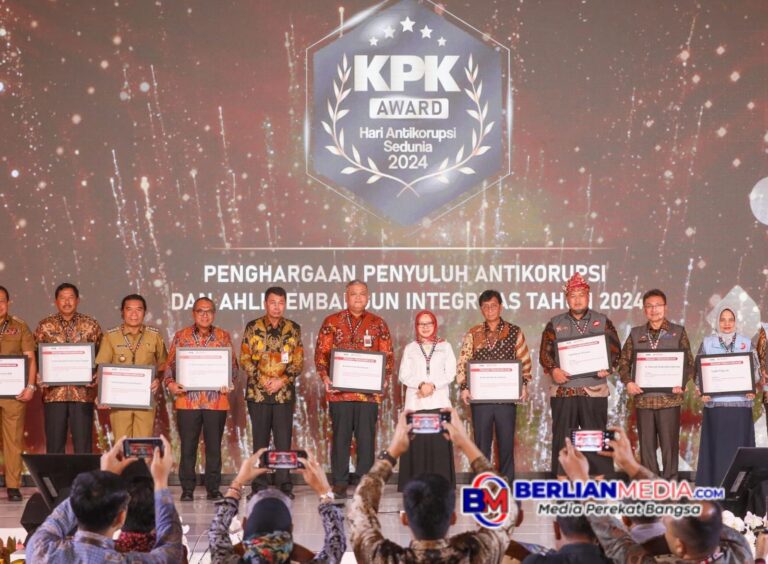 Pemprov Jateng Terima Penghargaan Teraktif Pemberdayaan Penyuluh Antikorupsi dan Ahli Pembangun Integritas
