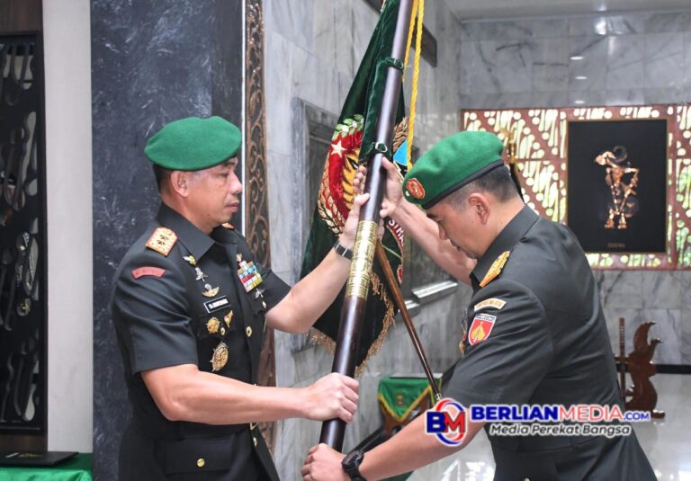 Pangdam Pimpin Pergantian Tongkat Komando Komandan Korem 074/Warastratama