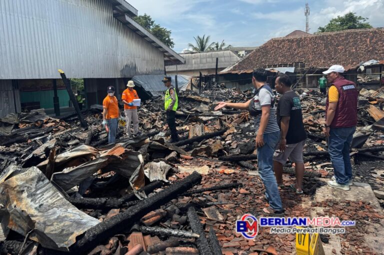 Polisi Dalami Penyebab Kebakaran Kios Pasar Induk Cepu Kabupaten Blora