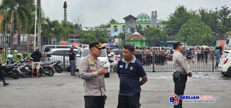 Aparat Gabungan Polresta Pati dan TNI Amankan Laga Persipa Pati VS Rans Nusantara