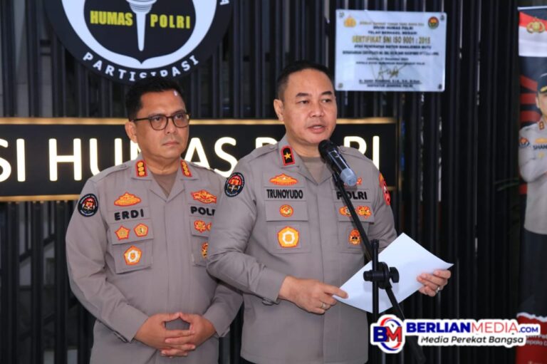 Kapolri Tetapkan Status Gugur dan Berikan KPLB Anumerta Terhadap 3 Personel Terbaiknya
