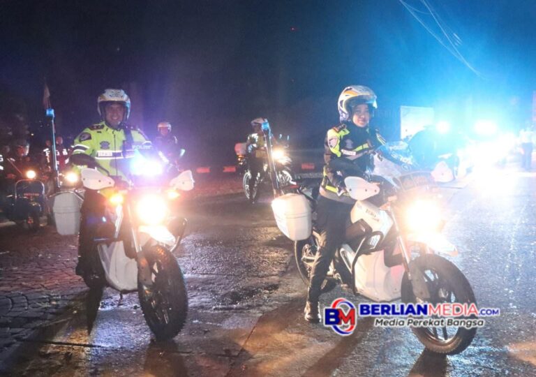 Patroli Malam Hari Cegah Aksi Premanisme, AKBP Ratna Temukan Remaja Nongkrong dan Konsumsi Miras