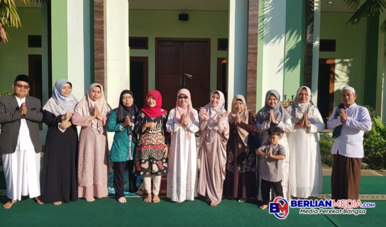 SMA Negeri 4 Semarang Gelar Sholat Idul Adha 1446 H dengan Hikmat